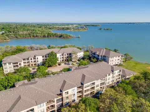 500 Waters Edge Dr #136, Lake Dallas, TX 75065