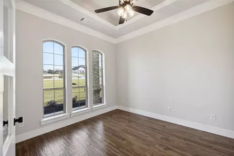 725 Burr Oak Ln, Weatherford, TX 76085