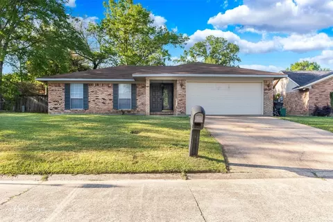 3905 Bordeaux Dr, Shreveport, LA 71108