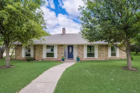 1002 Plateau Dr, Duncanville, TX 75116