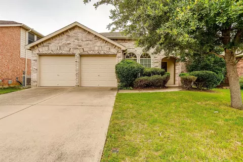 5825 Paloma Blanca Dr, Fort Worth, TX 76179