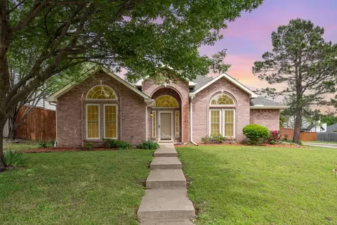 302 Westwood Dr, Rockwall, TX 75032