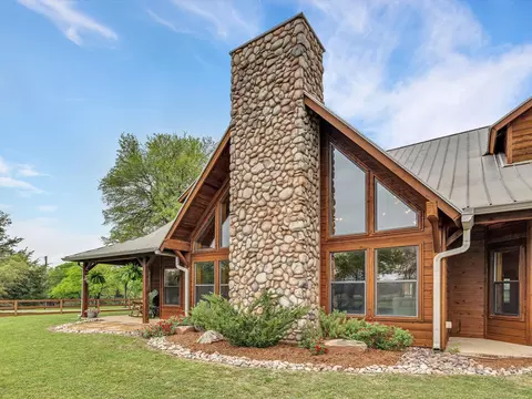 211 Jim Cannon Rd, Van Alstyne, TX 75495