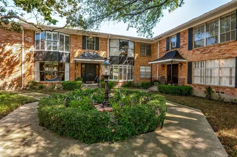 6349 Bandera Ave #16, Dallas, TX 75225