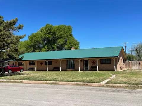 608 SEighth St, Knox City, TX 79529