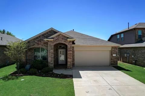 105 Red Fox Ln, Denton, TX 76210