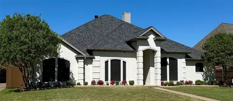 3220 River Bend Dr, Hurst, TX 76054