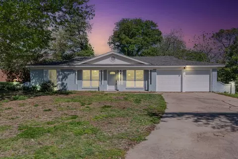 2145 Hurstview Dr, Hurst, TX 76054
