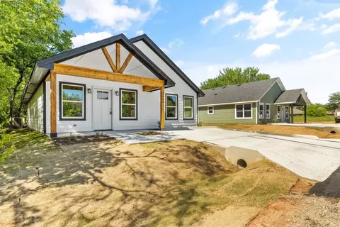 2608 S Oak Trl, Granbury, TX 76048