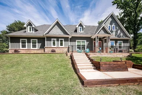 920 Edgecliff Dr, Bedford, TX 76022
