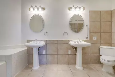 Bath - 8314 Circleview St, Rowlett, TX 75088 photo 7 of 9