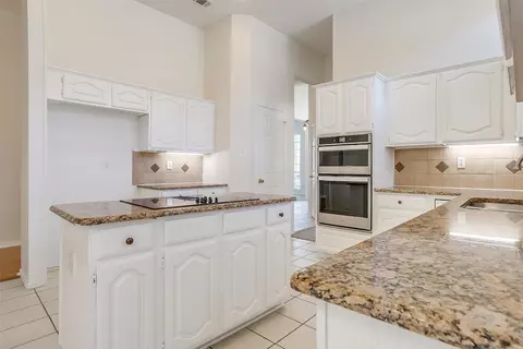 Kitchen - 8314 Circleview St, Rowlett, TX 75088 photo 3 of 7