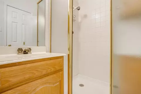 Bath - 8314 Circleview St, Rowlett, TX 75088 photo 4 of 9