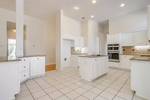 Kitchen - 8314 Circleview St, Rowlett, TX 75088 photo 7 of 7