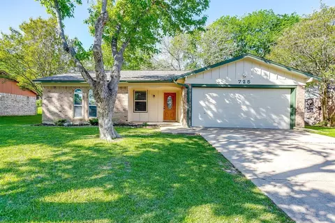 725 NW Hillery St, Burleson, TX 76028
