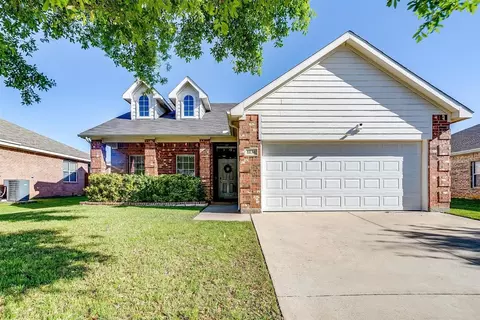1136 Beaverwood Ln, Crowley, TX 76036