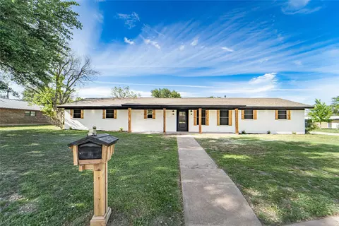 1400 Sycamore St, Breckenridge, TX 76424