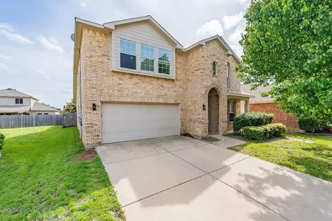 1105 April Springs Dr, Fort Worth, TX 76134