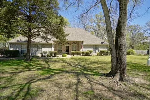 282 Wooded Hills Dr, Powderly, TX 75473