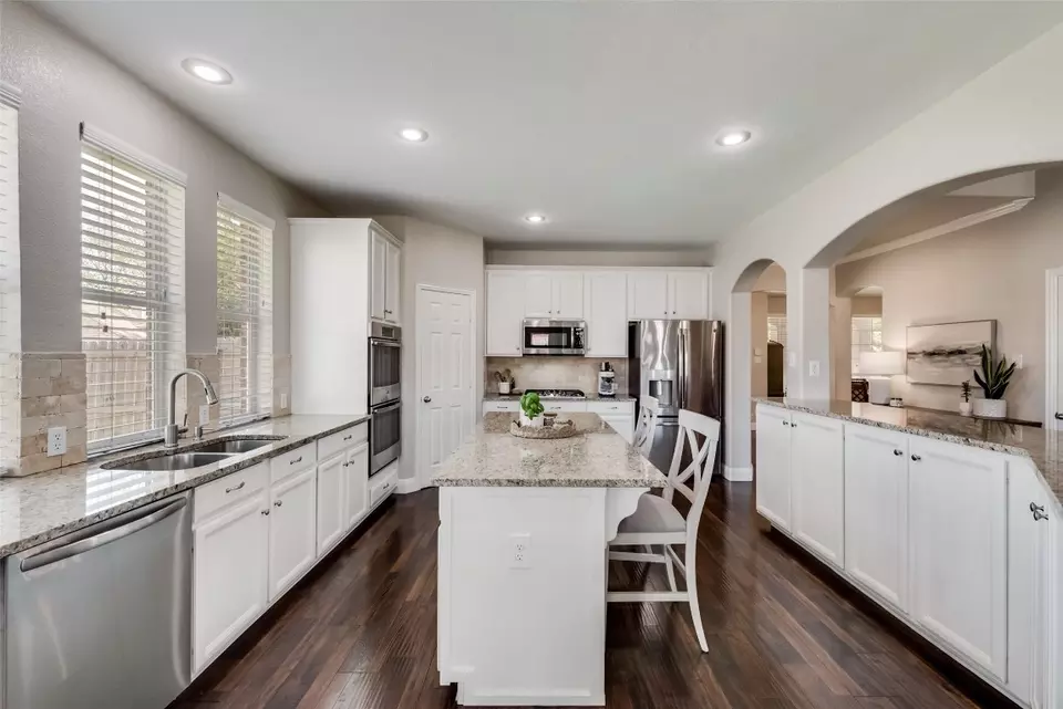 Kitchen - 1447 Pilgrim Ct, Rockwall, TX 75087 photo 2 of 5