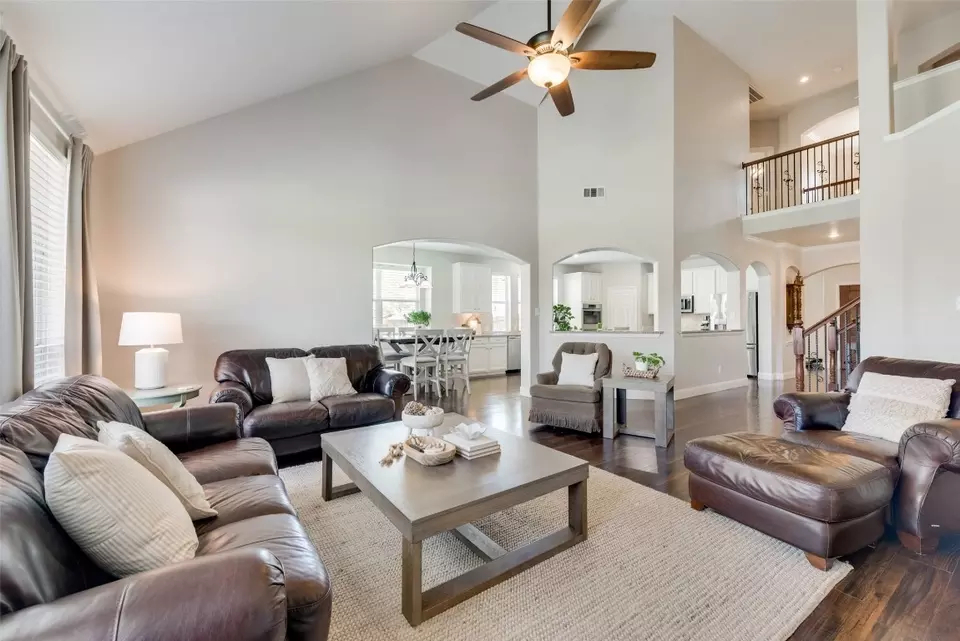 Living - 1447 Pilgrim Ct, Rockwall, TX 75087 photo 2 of 3