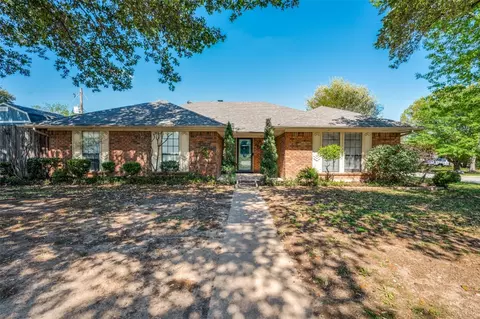 4801 Rockhampton Dr, Arlington, TX 76016