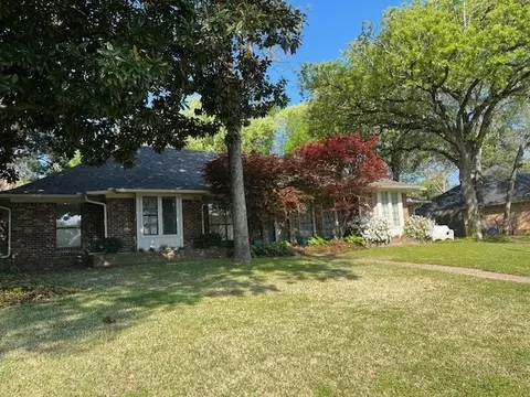 1106 Hillside Dr, Athens, TX 75751