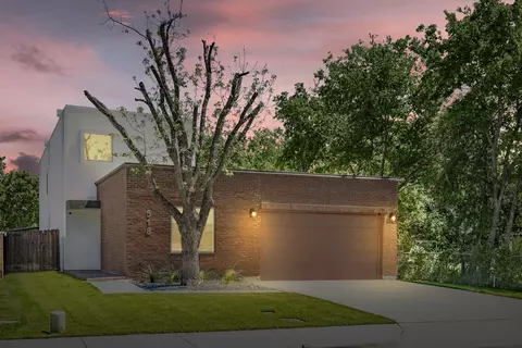 518 English St, Irving, TX 75061