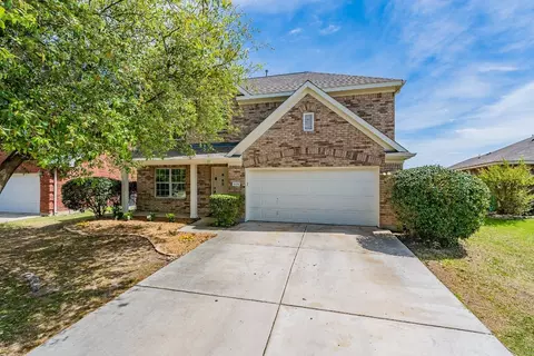 609 Fossil Wood Dr, Saginaw, TX 76179