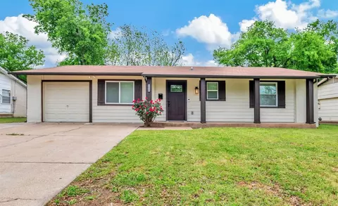 2628 Squire St, Irving, TX 75062