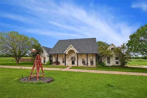 5736 Luginbyhl Rd, Sanger, TX 76266