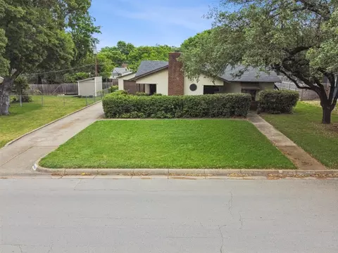 4777 Trail Lake Dr, Fort Worth, TX 76133