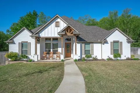 2858 Barton Creek Cir, Tyler, TX 75703