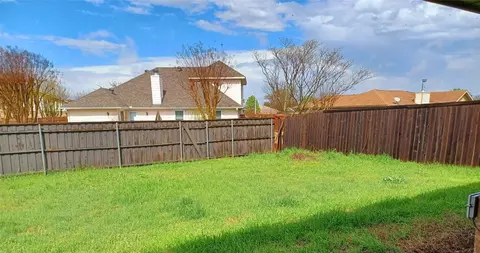 925 Brookhaven Dr, Lancaster, TX 75134 photo 6