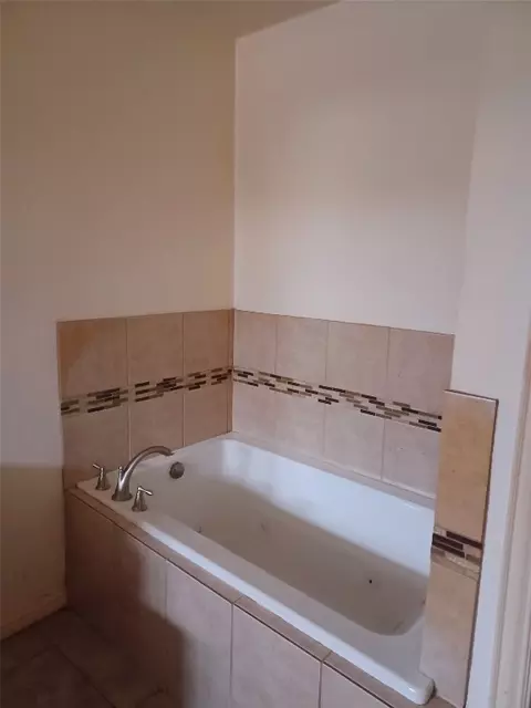 925 Brookhaven Dr, Lancaster, TX 75134 photo 5