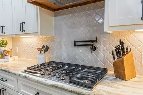 Kitchen - 125 W Liberty Rd, Harleton, TX 75651 photo 4 of 7