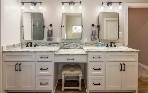 Bath - 125 W Liberty Rd, Harleton, TX 75651 photo 2 of 4