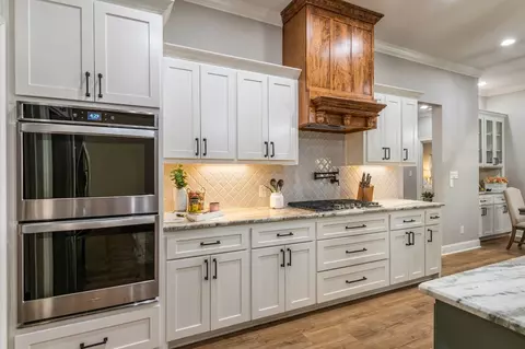 Kitchen - 125 W Liberty Rd, Harleton, TX 75651 photo 3 of 7