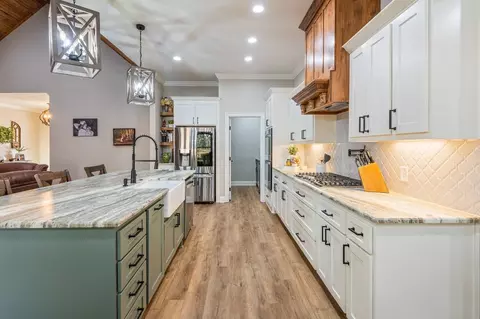 Kitchen - 125 W Liberty Rd, Harleton, TX 75651 photo 2 of 7