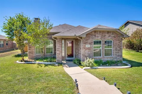 2209 Julian Dr, Mckinney, TX 75071