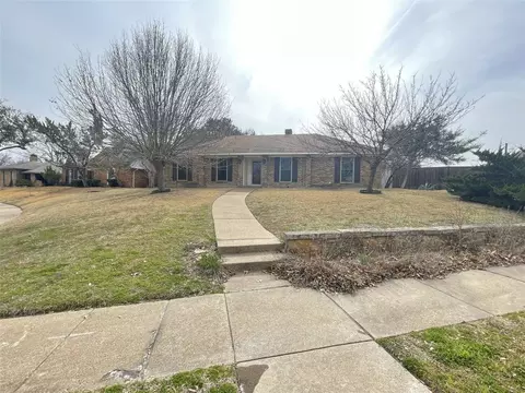 202 Biscay Dr, Garland, TX 75043