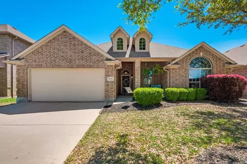 5903 Ridgeway Dr, Grand Prairie, TX 75052