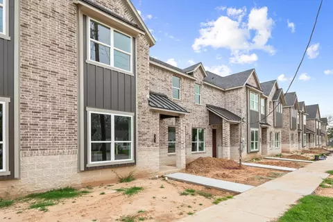 499 Elizabeth St, Irving, TX 75060