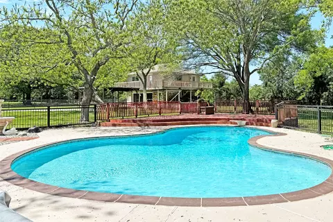 260 Robinson Rd, Combine, TX 75159