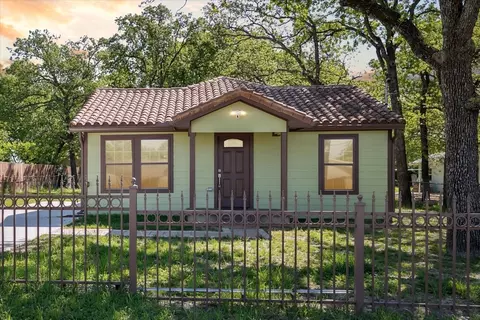 2808 Crystal Dr, Balch Springs, TX 75180