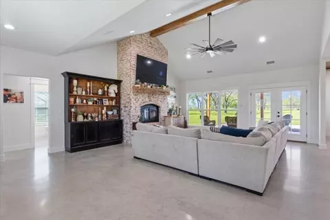 Living - 1290 Cr 4040, Ector, TX 75439 photo 3 of 6