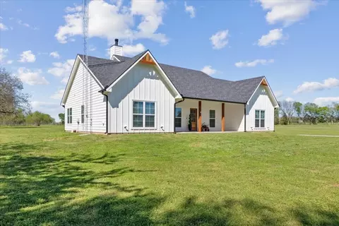 Exterior - 1290 Cr 4040, Ector, TX 75439 photo 3 of 6