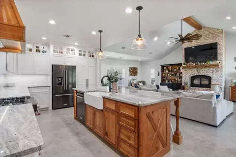 Kitchen - 1290 Cr 4040, Ector, TX 75439 photo 2 of 5
