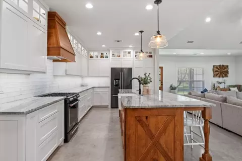Kitchen - 1290 Cr 4040, Ector, TX 75439 photo 1 of 5