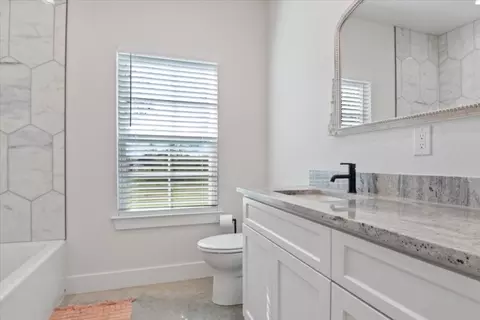 Bath - 1290 Cr 4040, Ector, TX 75439 photo 5 of 6